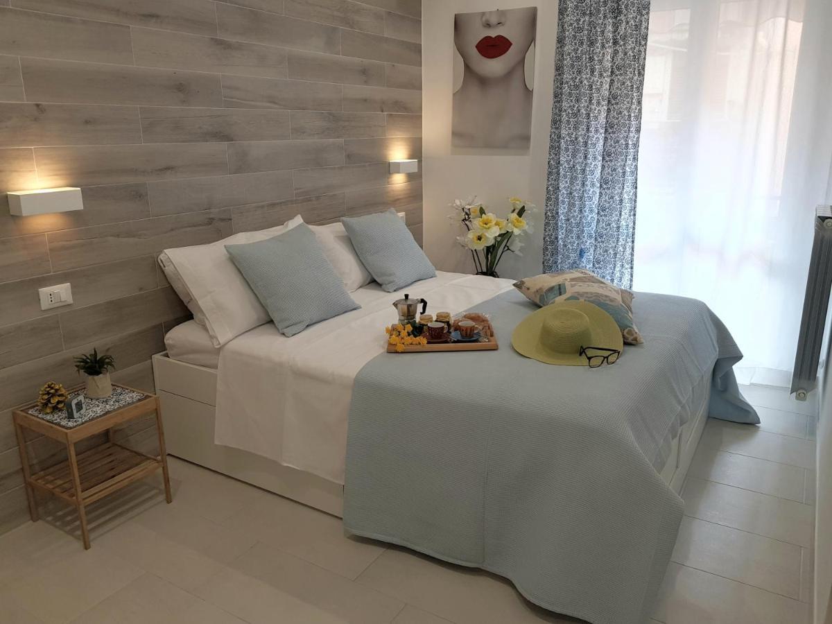 Martin Holiday Apartments Giardini Naxos Dış mekan fotoğraf